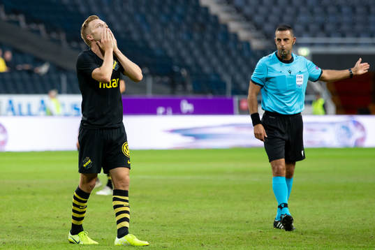 Sebastian Larsson of AIK reacts