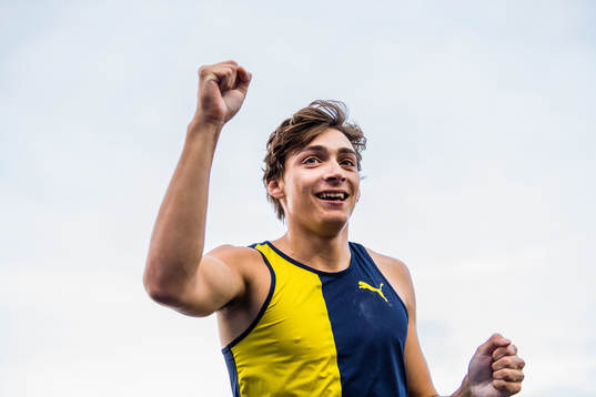 Armand Duplantis, Upsala IF, jublar när han