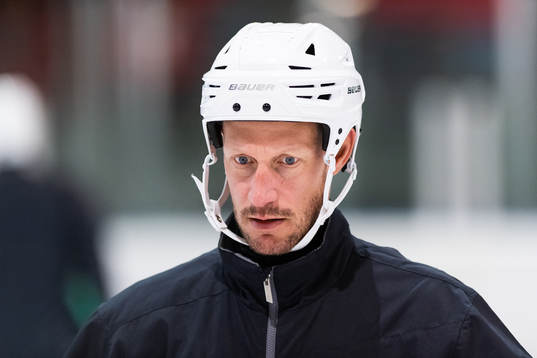 Målvaktstränare Magnus Wennström på en träning med