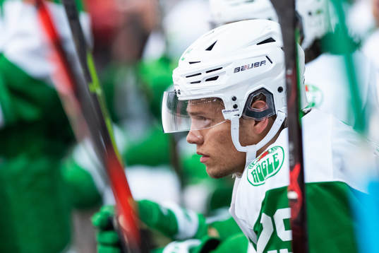 Rögles Wilson Johansson på bänken