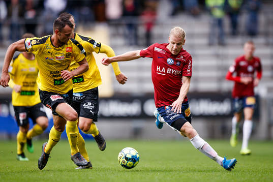 Örgrytes Gustav Ludwigson och Mjällbys Max Watson