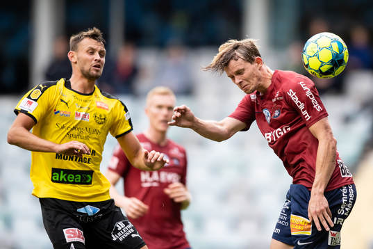 Örgrytes Anton Lans nickar in 1-1