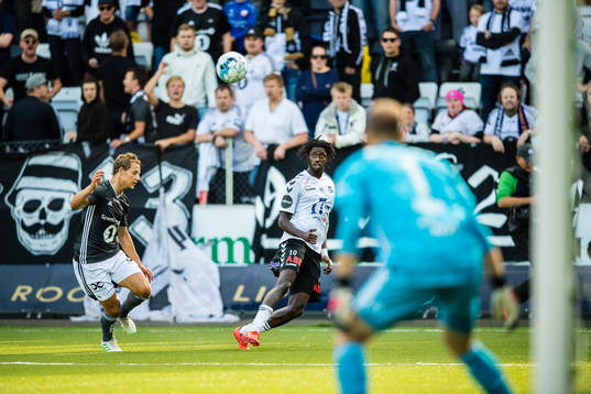 Vegar Eggen Hedenstad of Rosenborg and Moussa Jailani