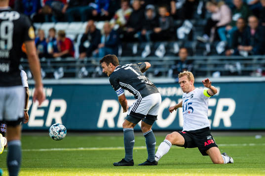 Mike Lindemann Jensen of Rosenborg and Steffen Hagen of Odd