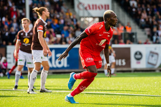 Karamoko Daouda Bamba of Brann celebrates