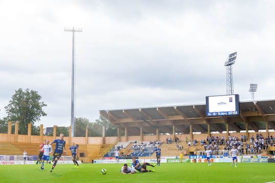 Generell vy över Studenternas IP i regn