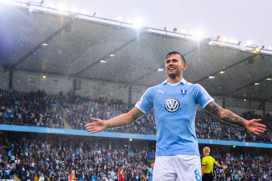 Malmö FFs Arnór Traustason jublar