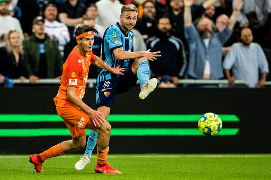 AFC Eskilstunas Wilhelm Loeper och Djurgårdens Jonathan