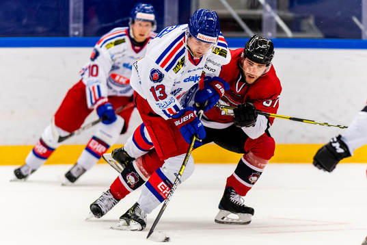Oskarshamns Gustaf Franzén och Malmö Redhawks Konstantin
