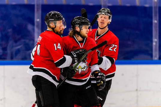 Malmö Redhawks Nicolai Meyer jublar
