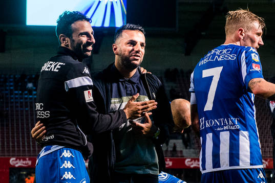 IFK Göteborgs tränare Poya Asbaghi jublar