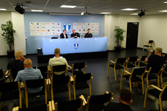 Uwe Rösler, head coach of Malmö FF, and Arnor Traustason