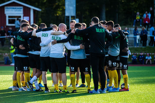 Hammarbys spelare värmer upp