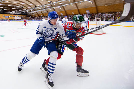 Leksands Mattias Göransson  och Frölundas Nicklas Lasu