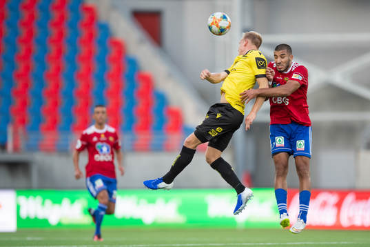 Martin Ramsland of Start and Ayoub Aleesami of Skeid