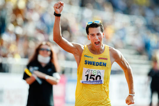 Perseus Karlström of Sweden celebrates