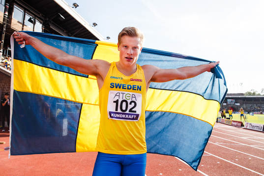 Henrik Larsson of Sweden celebrates