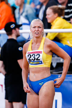 Kaiza Karlén of Sweden looks dejected