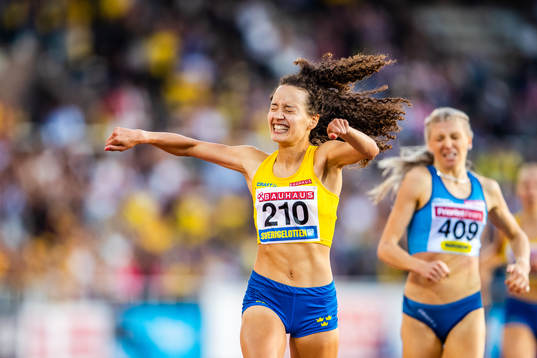 Yolanda Ngarambe of Sweden celebrates