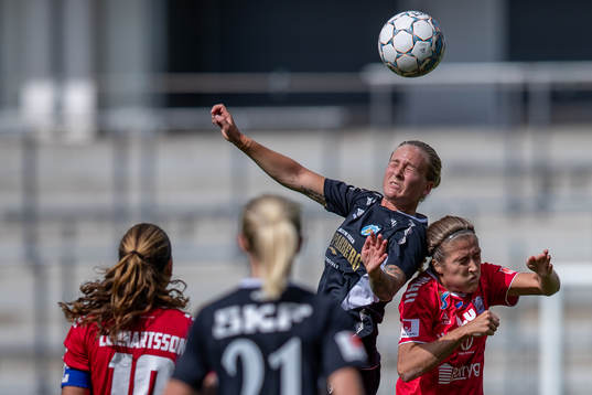 Linköpings Mimmi Larsson mot Göteborgs Filippa Curmark
