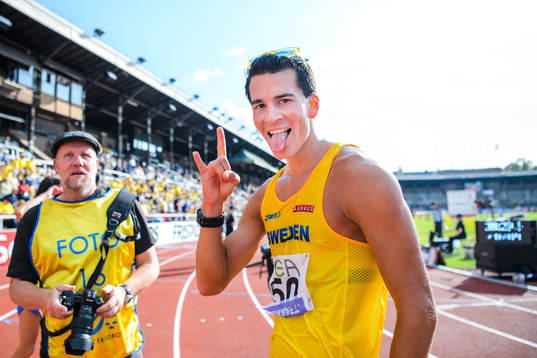 Perseus Karlström of Sweden celebrates