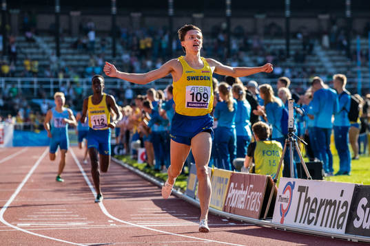 Andreas Almgren of Sweden wins men's 1500m