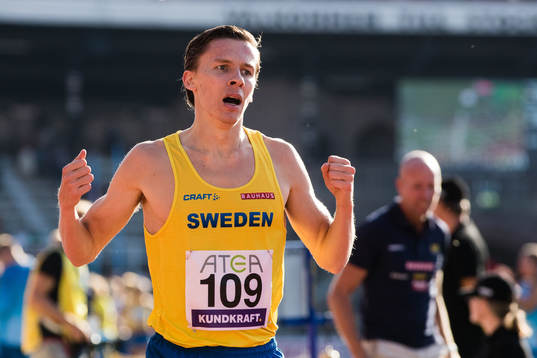 Andreas Almgren of Sweden wus men's 1500m