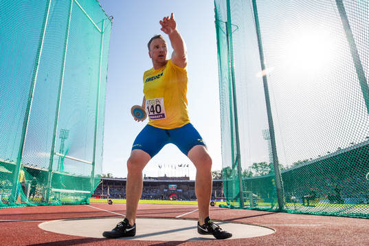 Niklas Arrhenius of Sweden in the men's discus throw