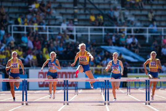 Johanna Holmén Svensson of Sweden, Eveliina Määtänen of