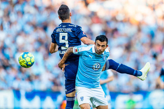 Djurgårdens Haris Radetinac och Malmö FFs Behrang Safari