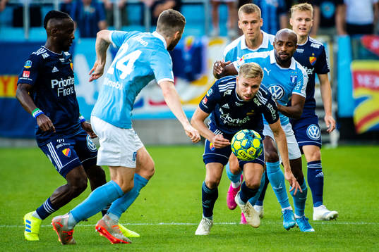 Djurgårdens Jonathan Ring och Malmö FFs Lasse Nielsen och
