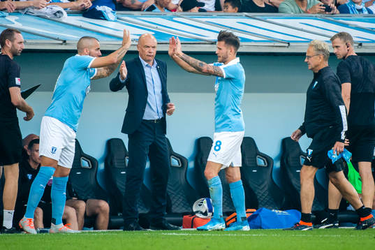 Malmö FFs Guillermo Molins byts in mot Arnór Traustason