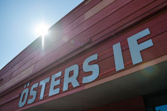 Skylt med Öster på Myresjöhus arena före