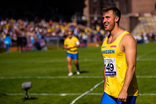 Kim Amb of Sweden celebrates