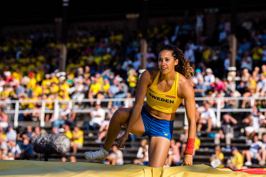 Angelica Bengtsson of Sweden women's pole vault celebrates