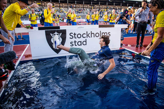 Armand Duplantis in the water