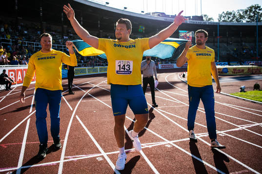 Daniel Ståhl celebrates