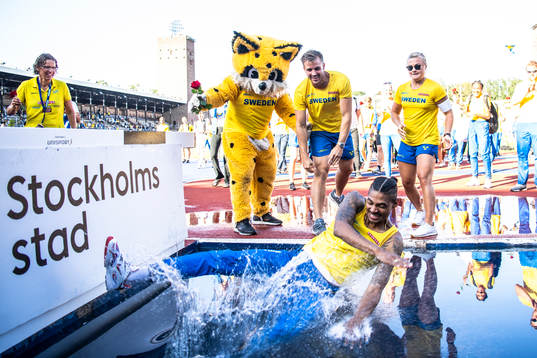 Michel Tornéus of Sweden celebrates