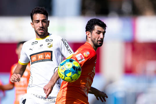 Häckens Daleho Irandust och AFC Eskilstunas Sandro Tsveiba