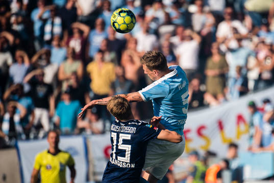 Djurgårdens Jonathan Augustinsson och Malmö FFs Sören