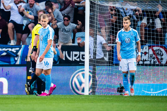 Malmö FFs Felix Beijmo och Rasmus Bengtsson deppar