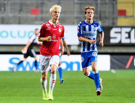 Kalmars Carl Gustafsson och IFK Göteborgs August Erlingmark