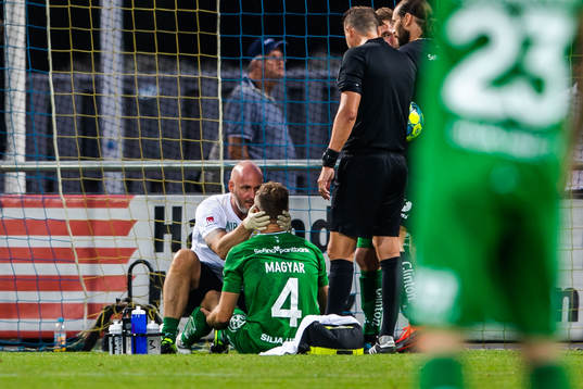 Hammarbys Richard Magyar kollas till