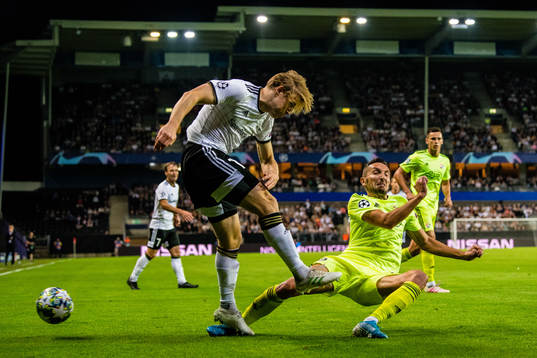 Babajide David Akintola of Rosenborg and Marin Leovac of