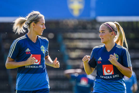 Emma Kullberg and Ronja Aronsson of the Swedish national