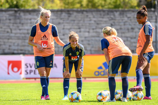 Stina Blackstenius, Julia Zigiotti Olle and Madelen Janogy