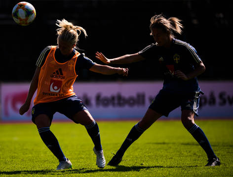 Rebecka Blomqvist and Emma Kullberg of the Swedish national