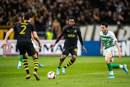 Heradi Rashidi of AIK and Lewis Morgan of Celtic