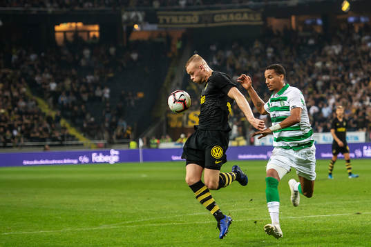 Kolbeinn Sigthorsson of AIK and Christopher Jullien of