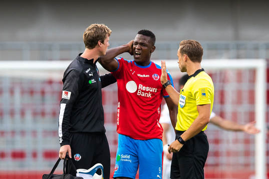 Helsingborgs Alhaji Gero tar sig för huvet